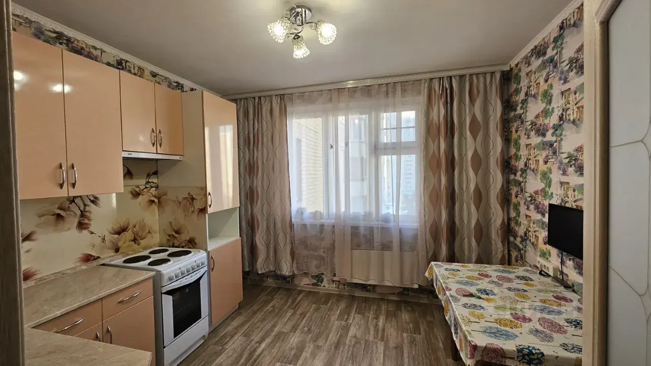 3-к · 80 м² · 7/17