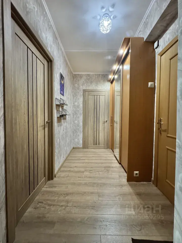 2-к · 50 м² · 3/8