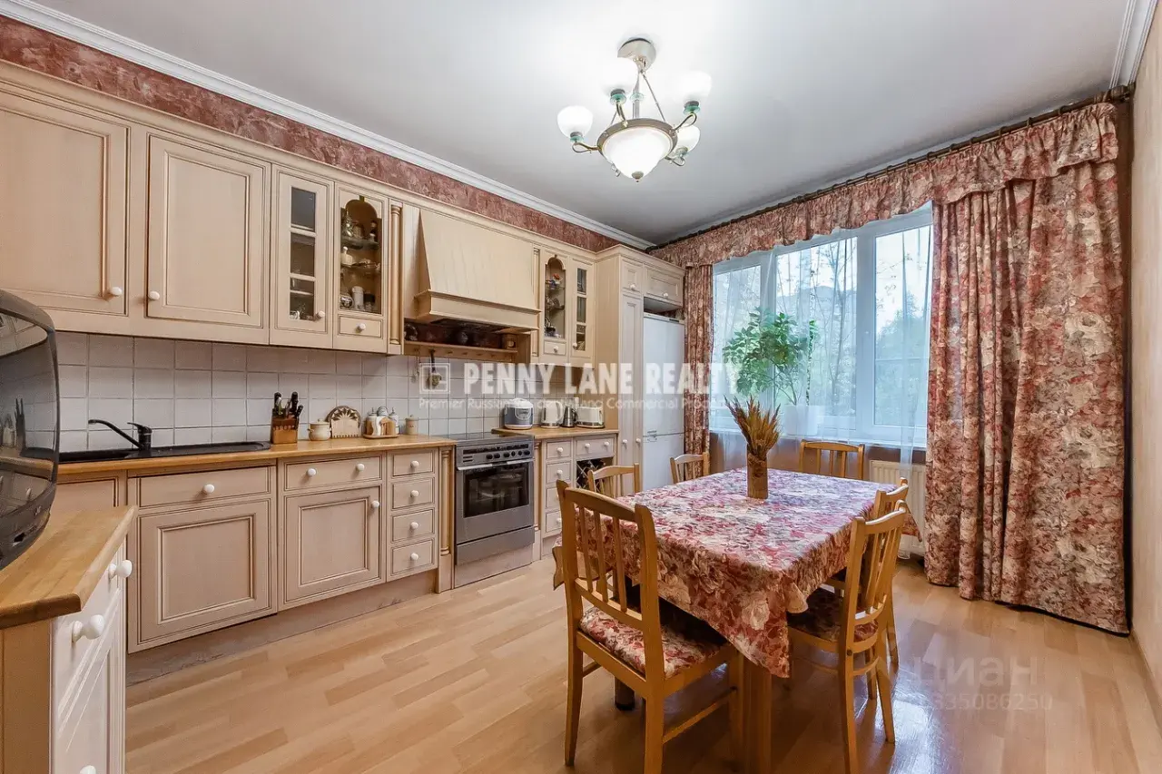 4-к · 150 м² · 4/6