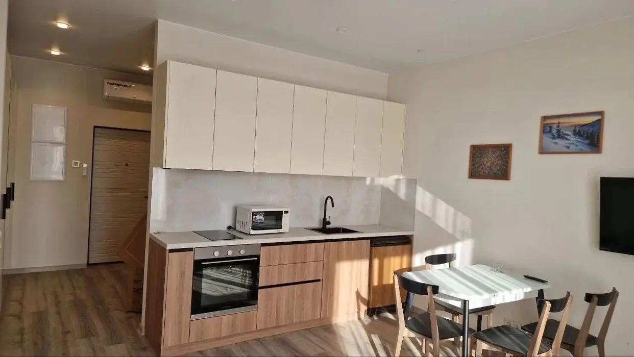 Студия · 33 м² · 2/10