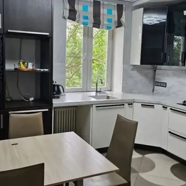 3-к · 80 м² · 4/7