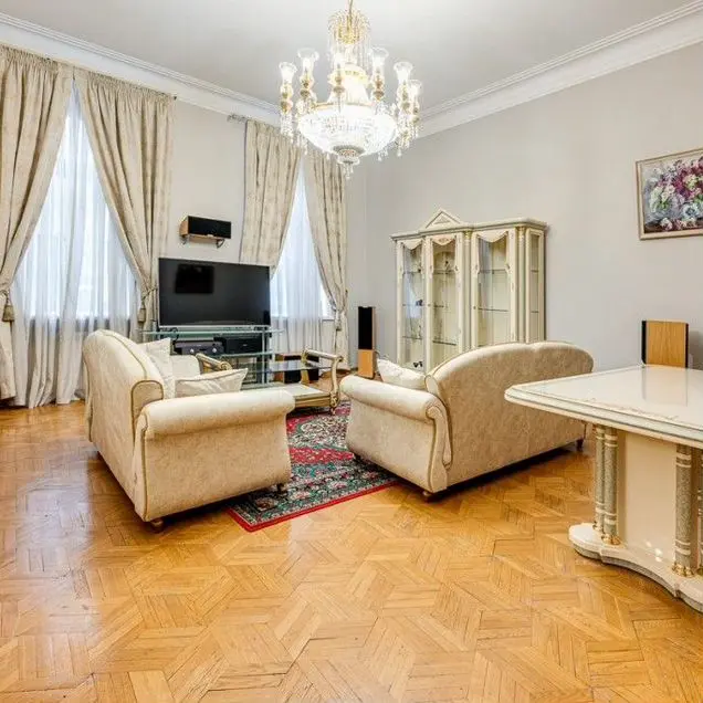 4-к · 140 м² · 2/5